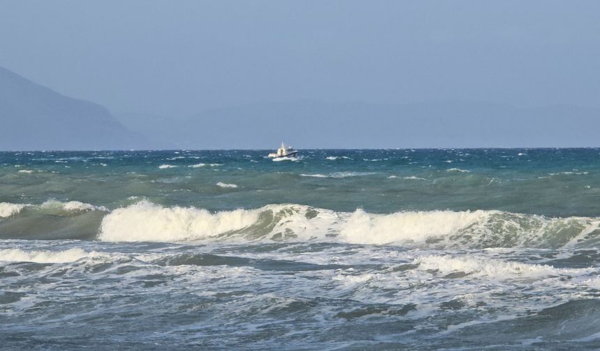 Hatay'da, denizde kaybolan kişi 2'nci günde de bulunamadı