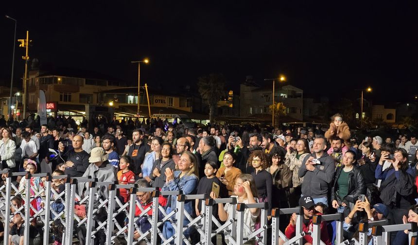 Hatay’daki Hıdırellez etkinliğinde İspanyol müzik grubu BGKO coşkusu