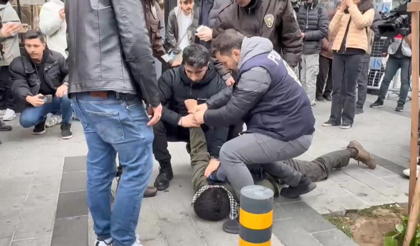 İstanbul - Mecidiyeköy'de üzerinden makas çıktı; 'Burun kıllarımı alıyorum' dedi