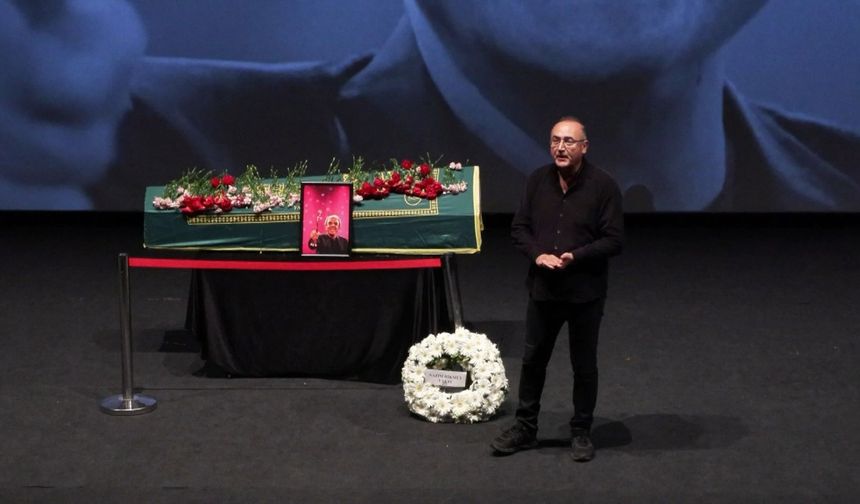 İstanbul - Yönetmen  Ali Özgentürk için Atlas Sineması’nda tören düzenlendi