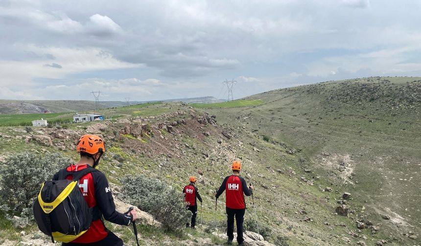 Kayıp üniversiteli Burak'ın, boş arazide tabancayla vurulmuş cesedi bulundu