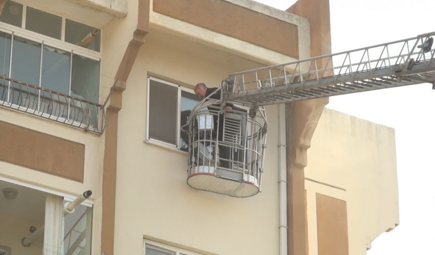 Kırıkkale’de 7 katlı apartmanda çıkan yangında mahsur kalan 10 kişi kurtarıldı