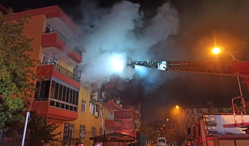 Konya’da bir binanın 3’üncü katında patlama ve ardından yangın: 4 yaralı