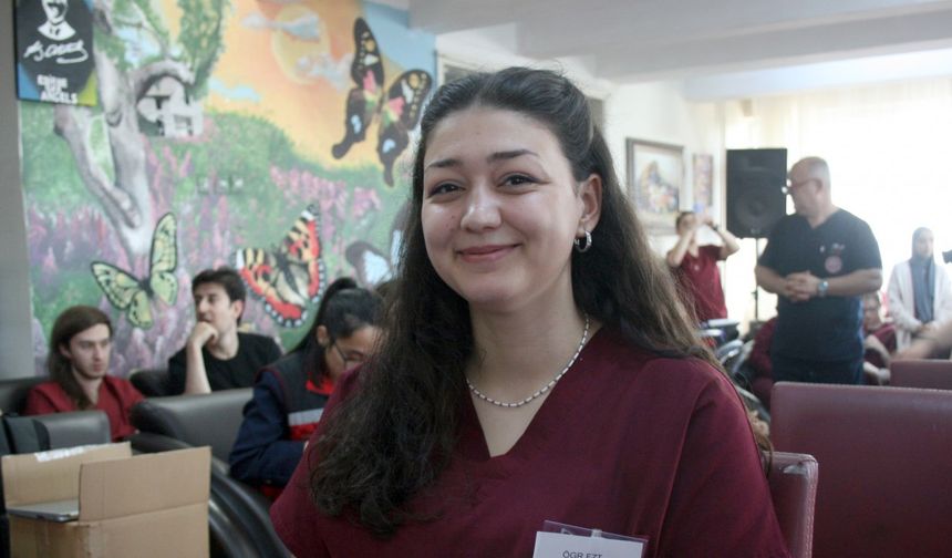 Öğrenciler ve huzurevinde yaşayanlar, teknoloji yarışmasında buluştu