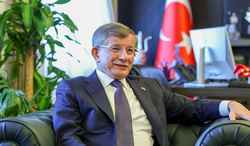 Özel, Davutoğlu ile bir araya geldi