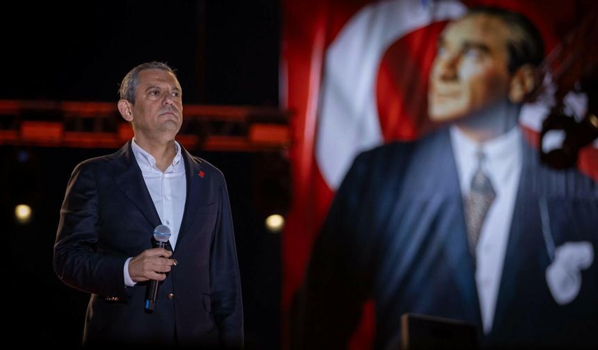Özgür Özel: Gençlere yasakların yasak olduğu bir Türkiye vaat ediyoruz