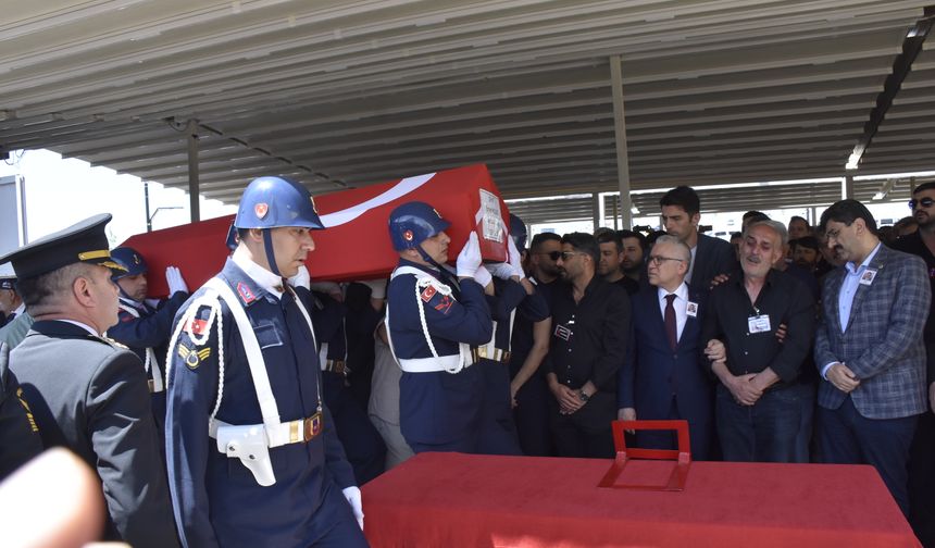Şehit astsubayın cenazesi memleketi Sivas'a getirildi (2)