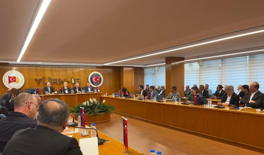 TÜRK-İŞ Genel Başkanı Atalay: Bu asgari ücret ile bir hafta geçinilmez