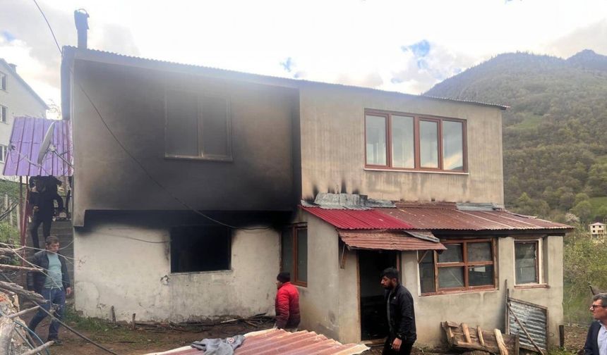 Yalnız yaşadığı evde çıkan yangında öldü