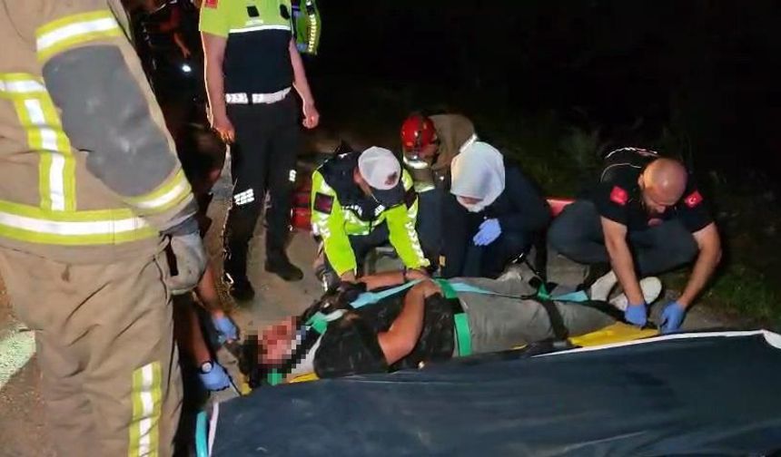 Bursa'da otomobil uçuruma yuvarlandı: 3 yaralı