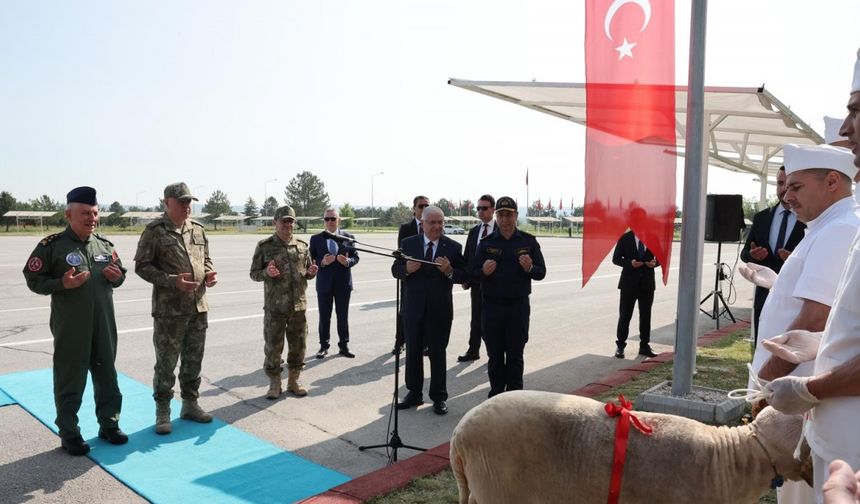 Cumhurbaşkanı Erdoğan, Mehmetçiğin bayramını kutladı