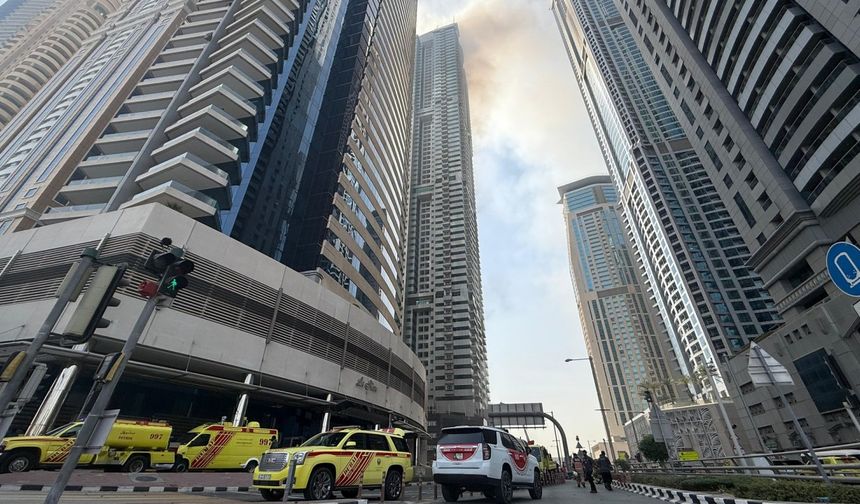 Dubai’de 67 katlı gökdelende yangın çıktı