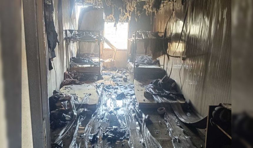 İşçilerin kaldığı 8 konteyner, yangında zarar gördü