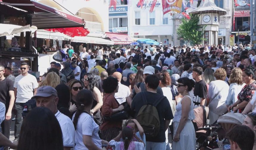 İstanbul - Bayramın ikinci gününde Adalar'a ziyaretçi akını