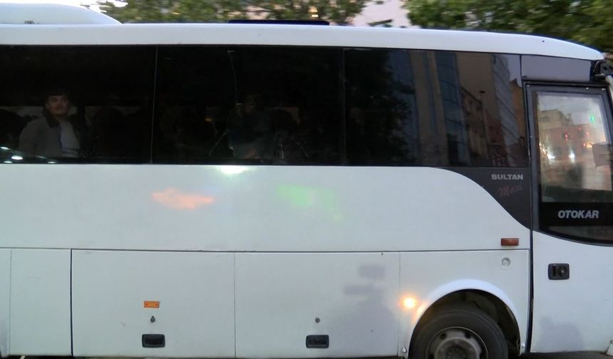 İstanbul - Beyoğlu'nda Gezi olaylarının yıl dönümünde izinsiz gösteri; gözaltına alındılar
