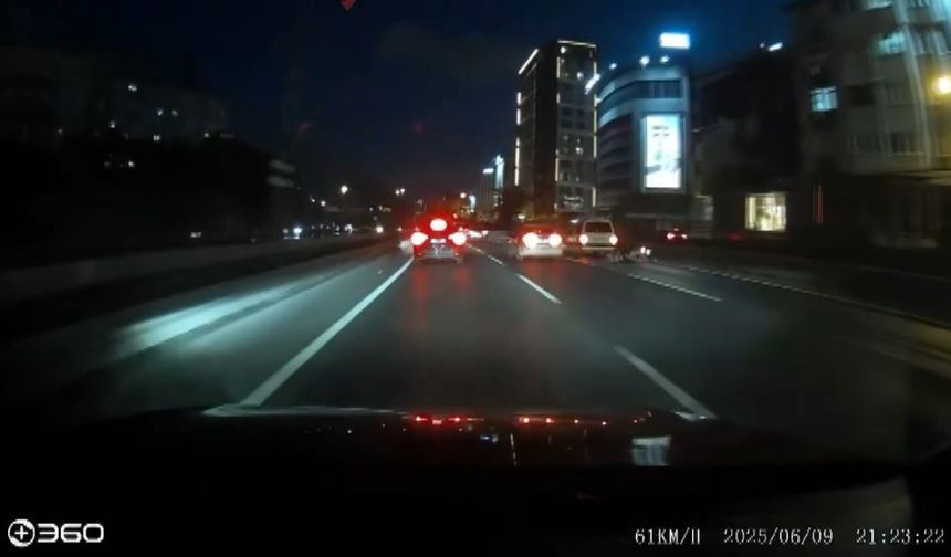 İstanbul - Kağıthane D-100 Karayolunda motosiklet kazası kamerada