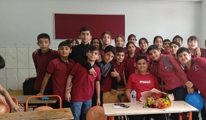 Kanser hastası Muhammed, evde aldığı eğitimlerle bursluluk sınavını yüksek puanla kazandı/Ek fotoğraflar