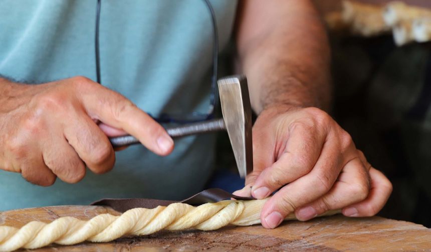 Mezbaha kasaplığından kamçı ustalığına