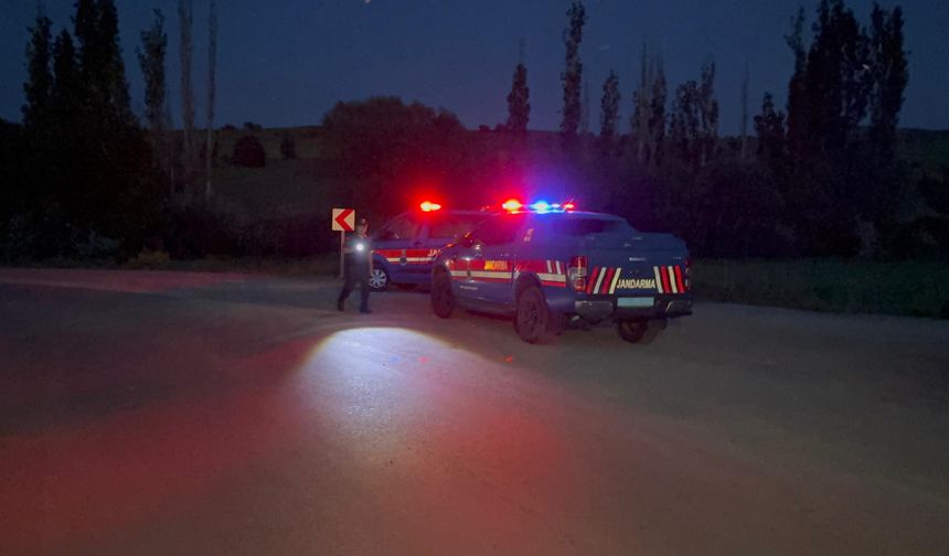 Sivas'ta minibüs nehir yatağına düştü: 4 yaralı