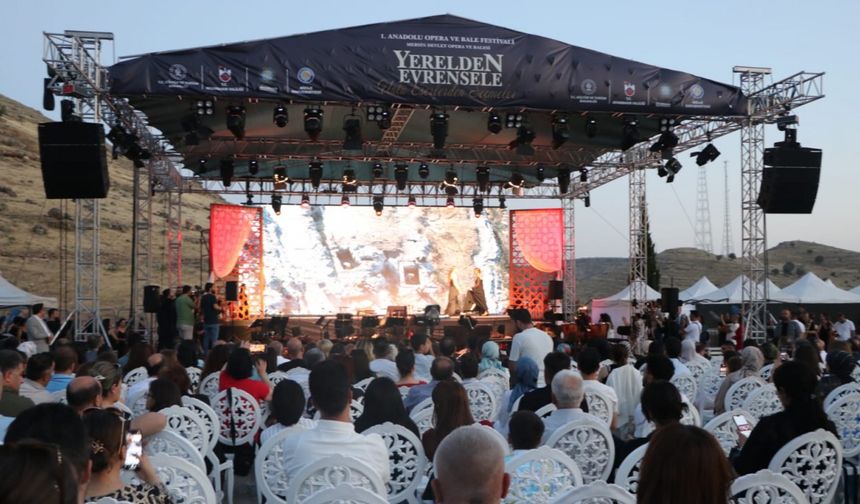 Tarihi Zerzevan Kalesi'nde 'Yerelden Evrensele Aşk Ezgileri' konseri