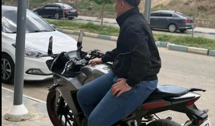 Aydınlatma direğine çarpan motosikletin sürücüsü hayatını kaybetti (2)