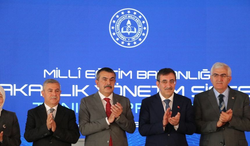 Cevdet Yılmaz: Geleceğin taleplerine de odaklanan bir eğitim modeliyle yol alıyoruz