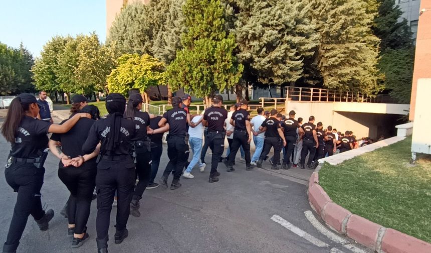 Gaziantep'te kurşunlama olaylarına karışan 15 şüpheli adliyede