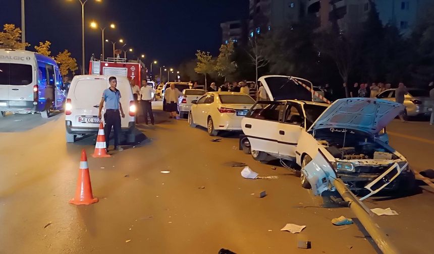 Gaziantep’te maddi hasarlı zincirleme kaza sonrası kavga: 6 yaralı, 12 gözaltı