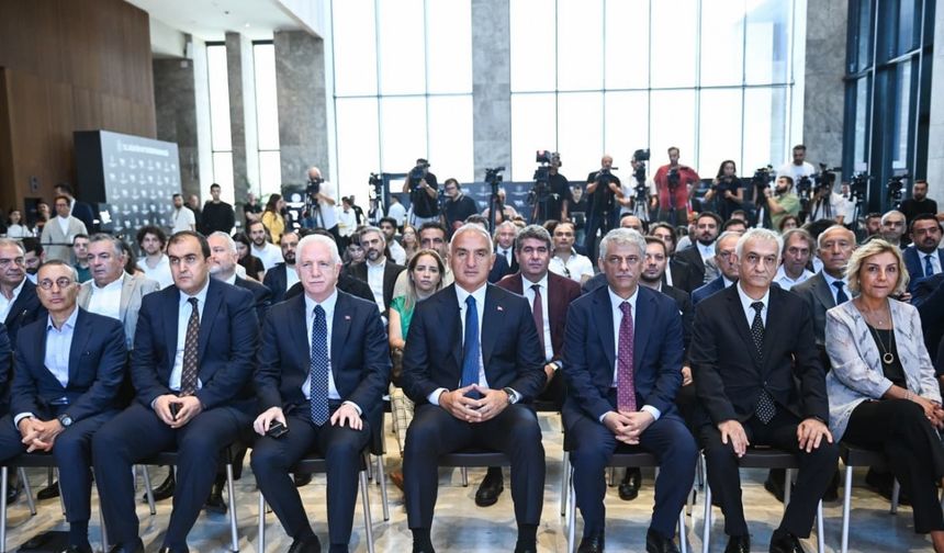 İstanbul - Bakan Ersoy: 64 milyar dolar yıl sonu turizm geliri hedefimize adım adım ilerliyoruz