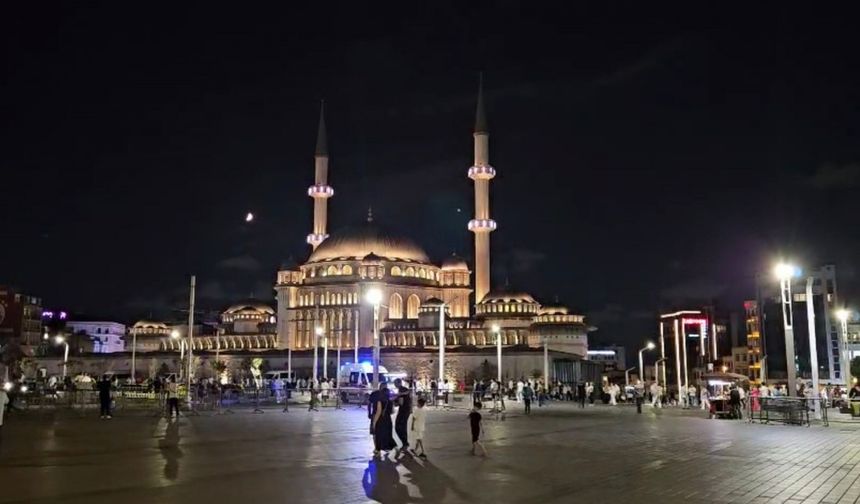 İstanbul - Camilerde orman yangınlarından korunmak için dua edildi