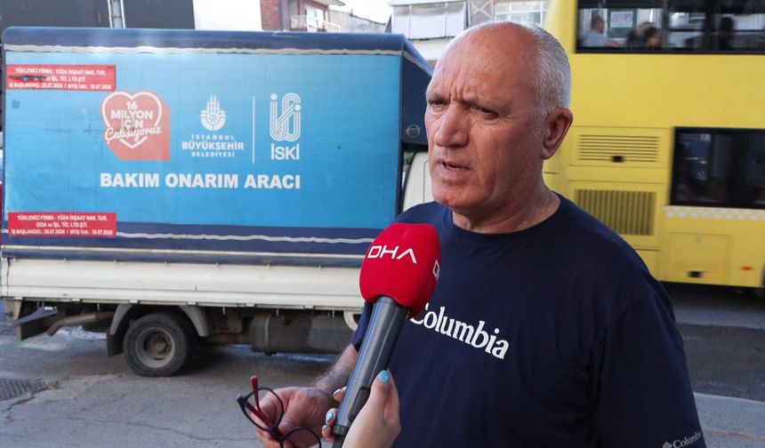 İstanbul - Kadıköy’de patlayan borudan fışkıran su 5 katlı bina yüksekliğine ulaştı