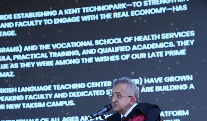 İstanbul Kent Üniversitesi 2025 mezuniyet töreni gerçekleşti