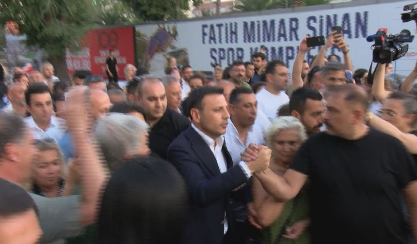 İstanbul - Özgür Çelik, ifade vermek üzere İstanbul Emniyet Müdürlüğü'ne geldi