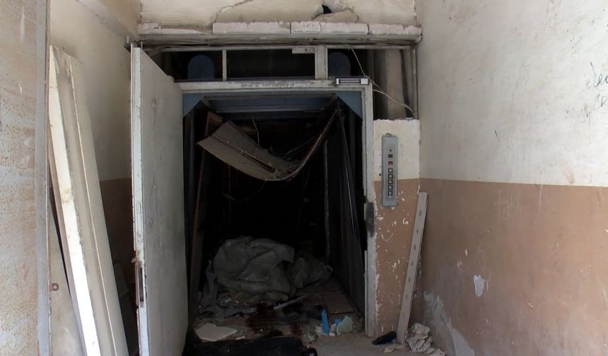 İstanbul - Ümraniye'de yük asansörü düştü; 1 işçi hayatını kaybetti