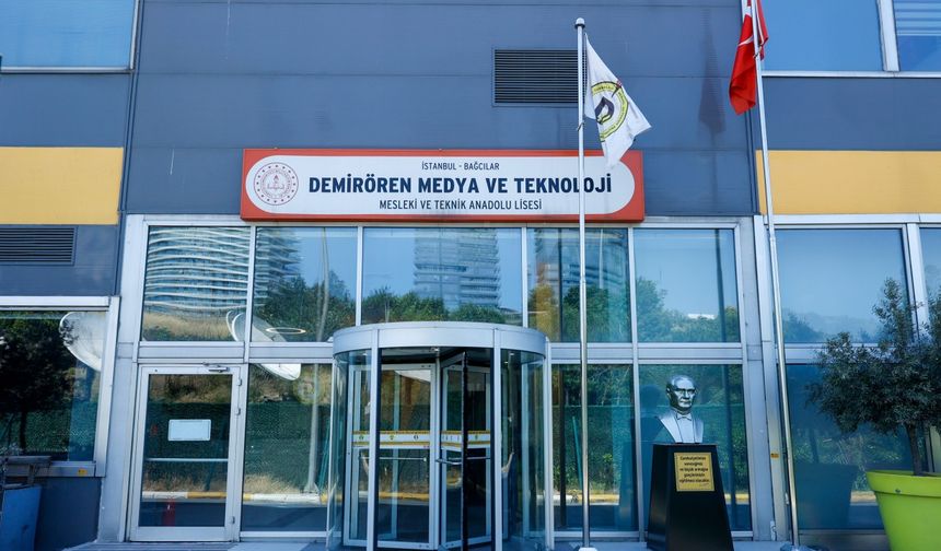 Medya ve teknolojiyi buluşturan eğitim modeli: Demirören Medya ve Teknoloji Lisesi