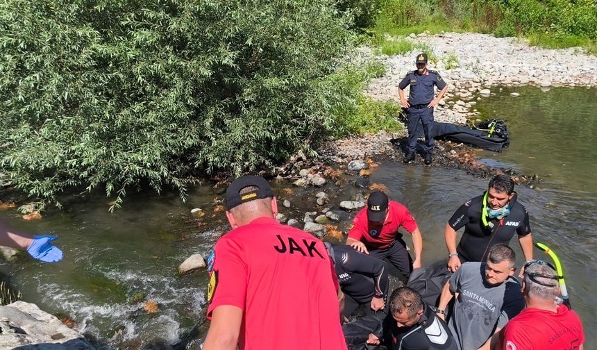 Samsun'da baraj gölüne giren 2 kişi boğuldu