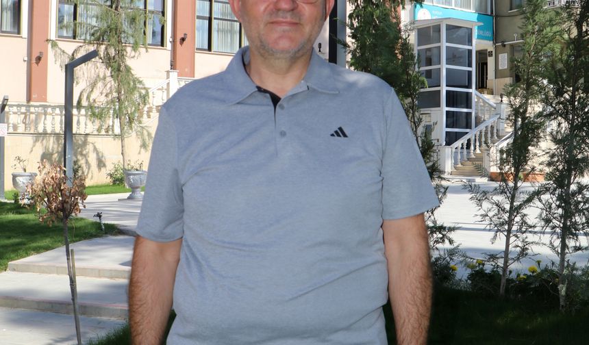 AK Parti'li Korkmaz, rektörlüğünü yaptığı üniversitenin öğrencisi oldu (2)