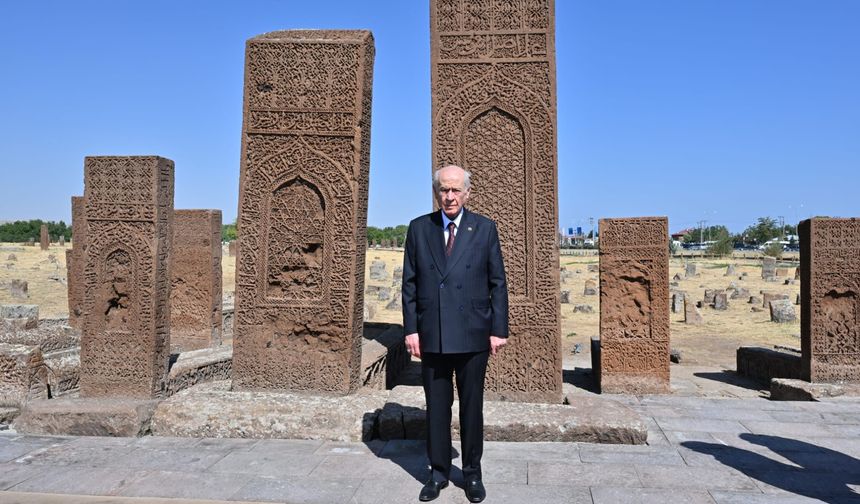 Bahçeli: Önümüzdeki altın fırsat heba edilmemeli