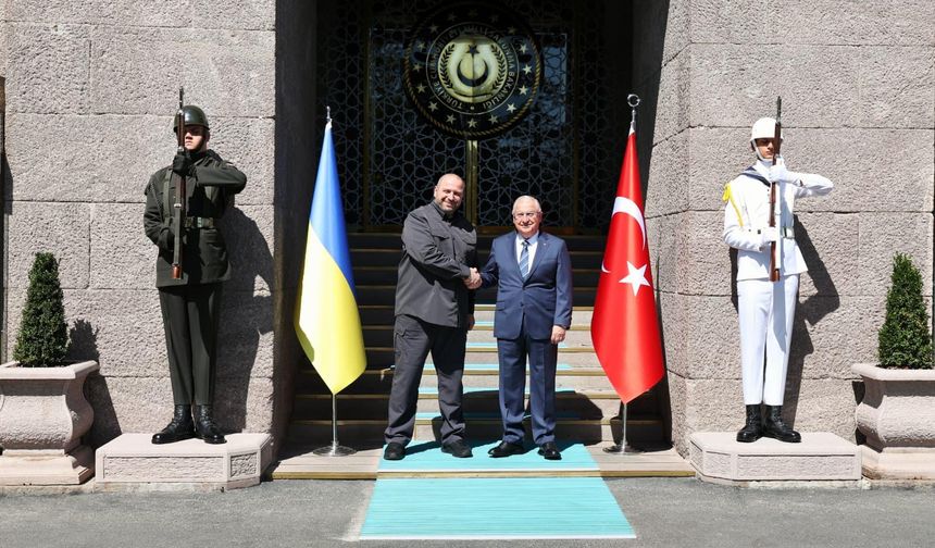 Bakan Güler, Ukrayna Milli Güvenlik ve Savunma Konseyi Sekreteri Umerov ile görüştü