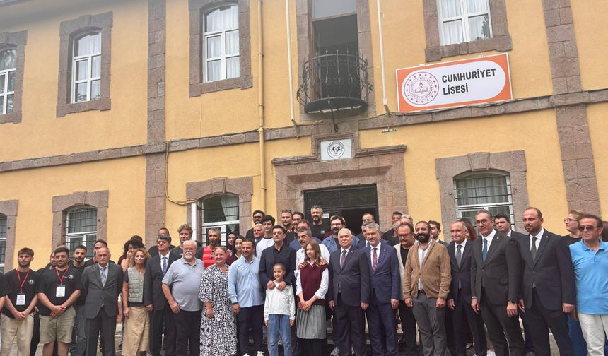 Bakan Tekin: Eğitim sadece öğretmenlerimizin sırtına yüklenecek bir süreç değil / Ek fotoğraflar