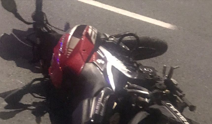 Bariyerlere çarpan motosikletin sürücüsü öldü