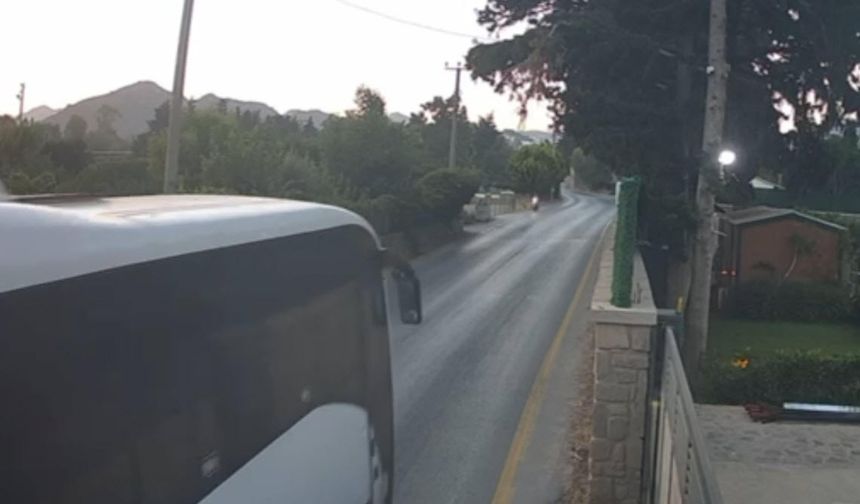 Çöp konteynerine çarpan motosikletin sürücüsü öldü; kaza kamerada