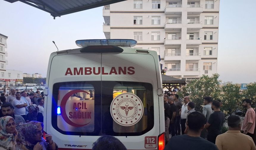 Durakta beklerken uğradığı silahlı saldırıda öldü