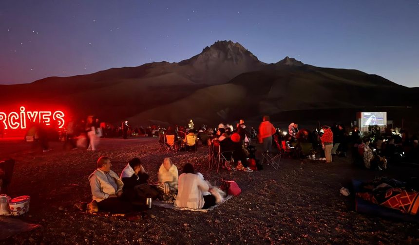 Erciyes'te 2 bin 650 metre yükseklikte meteor yağmuru/ Ek fotoğraflar