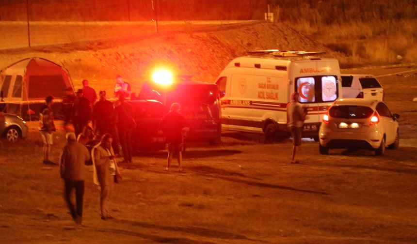 Eşiyle kamp çadırında karbonmonoksitten zehirlenip ölen koca toprağa verildi