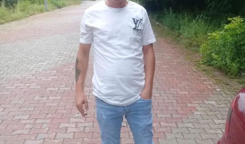 Evin balkonunda tartıştığı 2 kişiyi tabancayla öldürdü