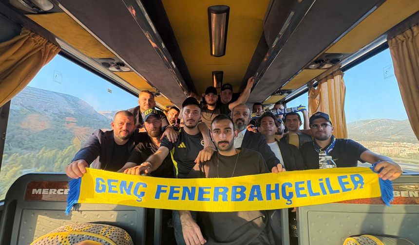 Fenerbahçe Başkanı Ali Koç taraftarlarla stada geldi