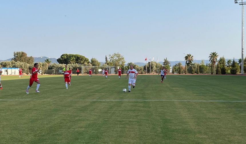 Gençlik ve Spor Bakanı Bak, 'Aydın'da coşkuyla yolumuza devam ediyoruz' (3)