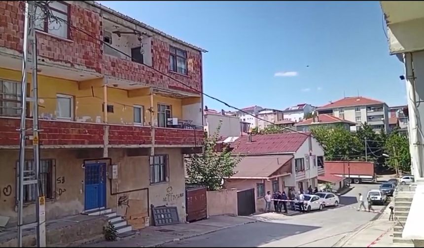 İstanbul - Sultanbeyli'de duvarlarından ses gelen 3 katlı bina tahliye edildi - 2 / Ek görüntüyle