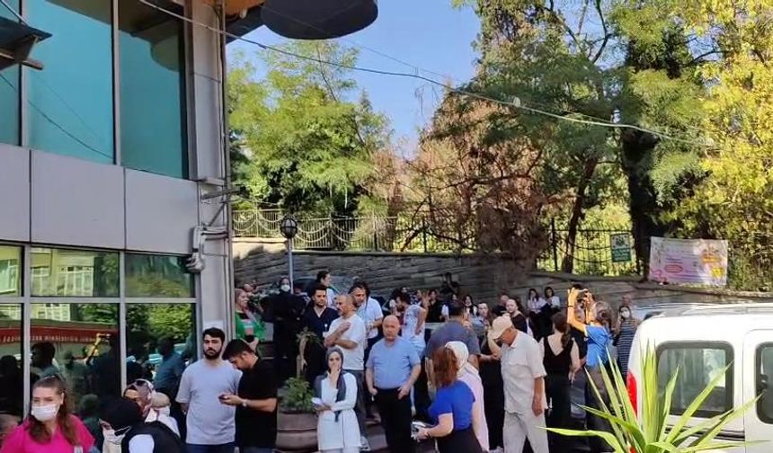 İstanbul - Sultangazi'de hastanede yangın paniği-1